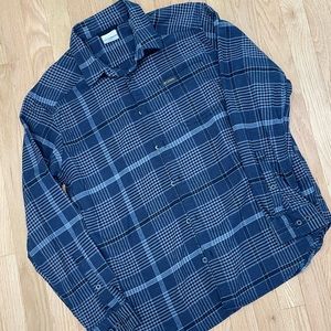 Columbia Men’s button down casual shirt size L. New without tags.